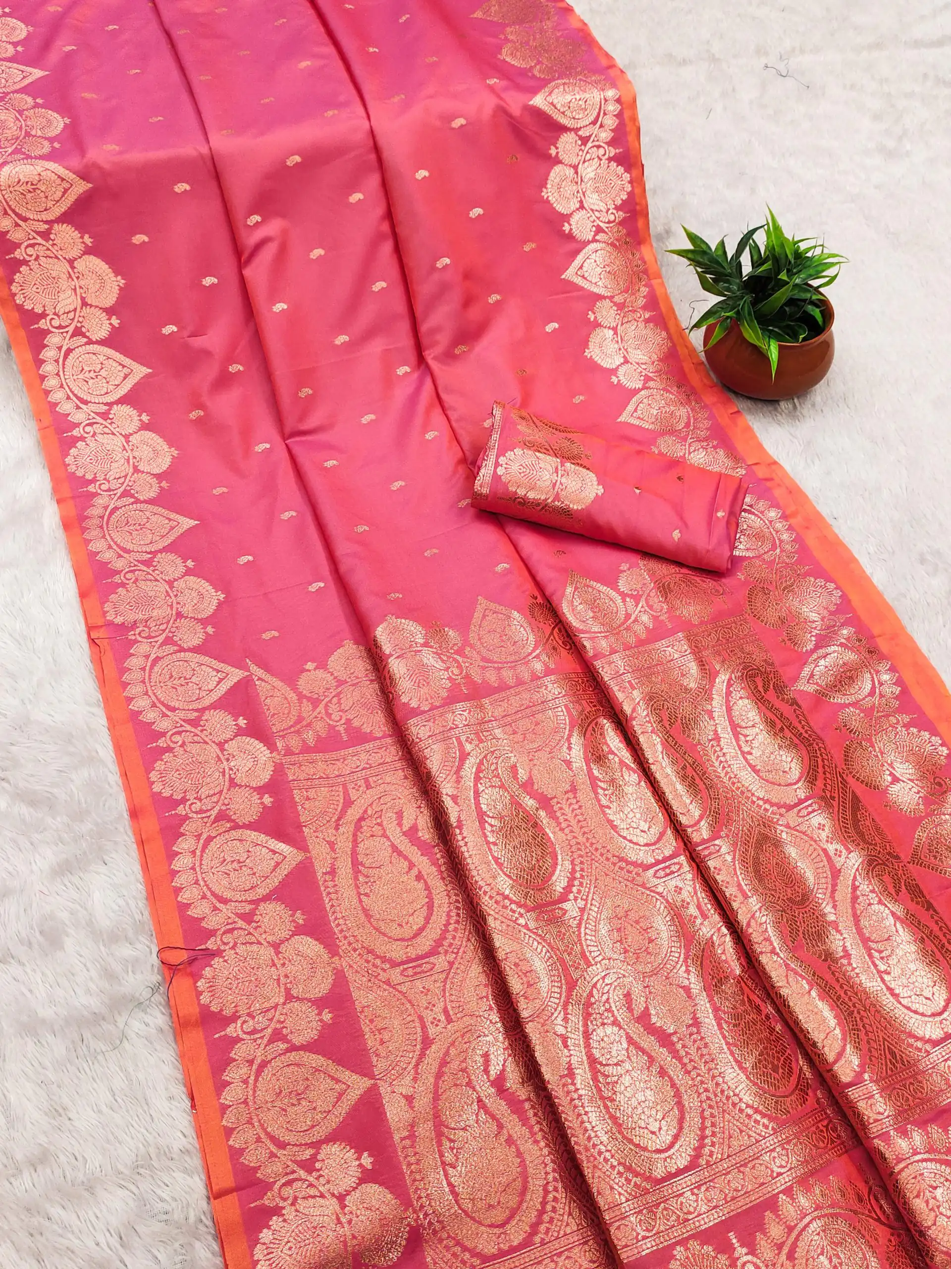 MB 142 Peach Banarasi Silk with Zari Work & Lace Work Saree . Affordable Price ₹1899. Delivery 4-6 Working Days. Shop now. | Bollywood Sarees, Creative Sarees, Designer Sarees, Embroidered Sarees, Ethnic Saree, Modern Digital sarees, Party Wear Sarees, Sarees