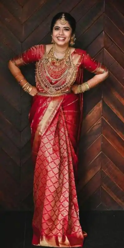 KP 3069 Red Soft Lichi Silk Saree with Lace Border & Lace Work. Affordable Price ₹1399. Delivery 4-6 Working Days. Shop now. | Bollywood Sarees, Creative Sarees, Designer Sarees, Embroidered Sarees, Ethnic Saree, Modern Digital sarees, Party Wear Sarees, Sarees