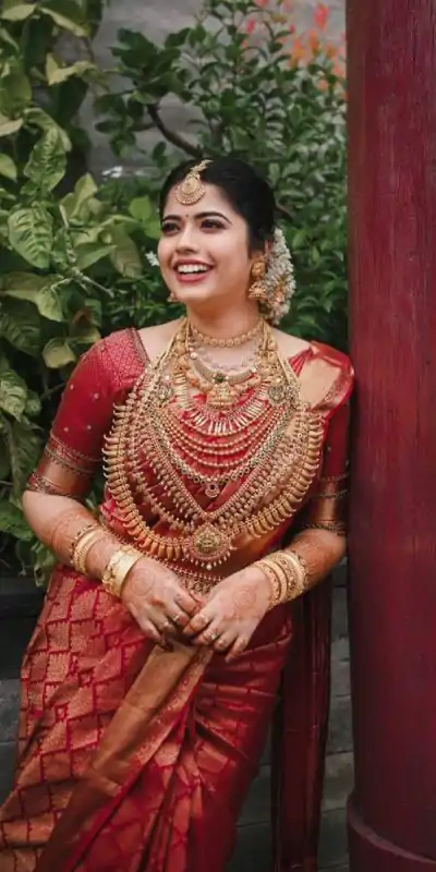 KP 3069 Red Soft Lichi Silk Saree with Lace Border & Lace Work. Affordable Price ₹1399. Delivery 4-6 Working Days. Shop now. | Bollywood Sarees, Creative Sarees, Designer Sarees, Embroidered Sarees, Ethnic Saree, Modern Digital sarees, Party Wear Sarees, Sarees