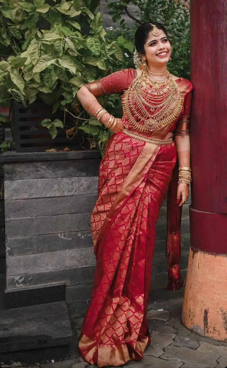 KP 3069 Red Soft Lichi Silk Saree with Lace Border & Lace Work. Affordable Price ₹1399. Delivery 4-6 Working Days. Shop now. | Bollywood Sarees, Creative Sarees, Designer Sarees, Embroidered Sarees, Ethnic Saree, Modern Digital sarees, Party Wear Sarees, Sarees