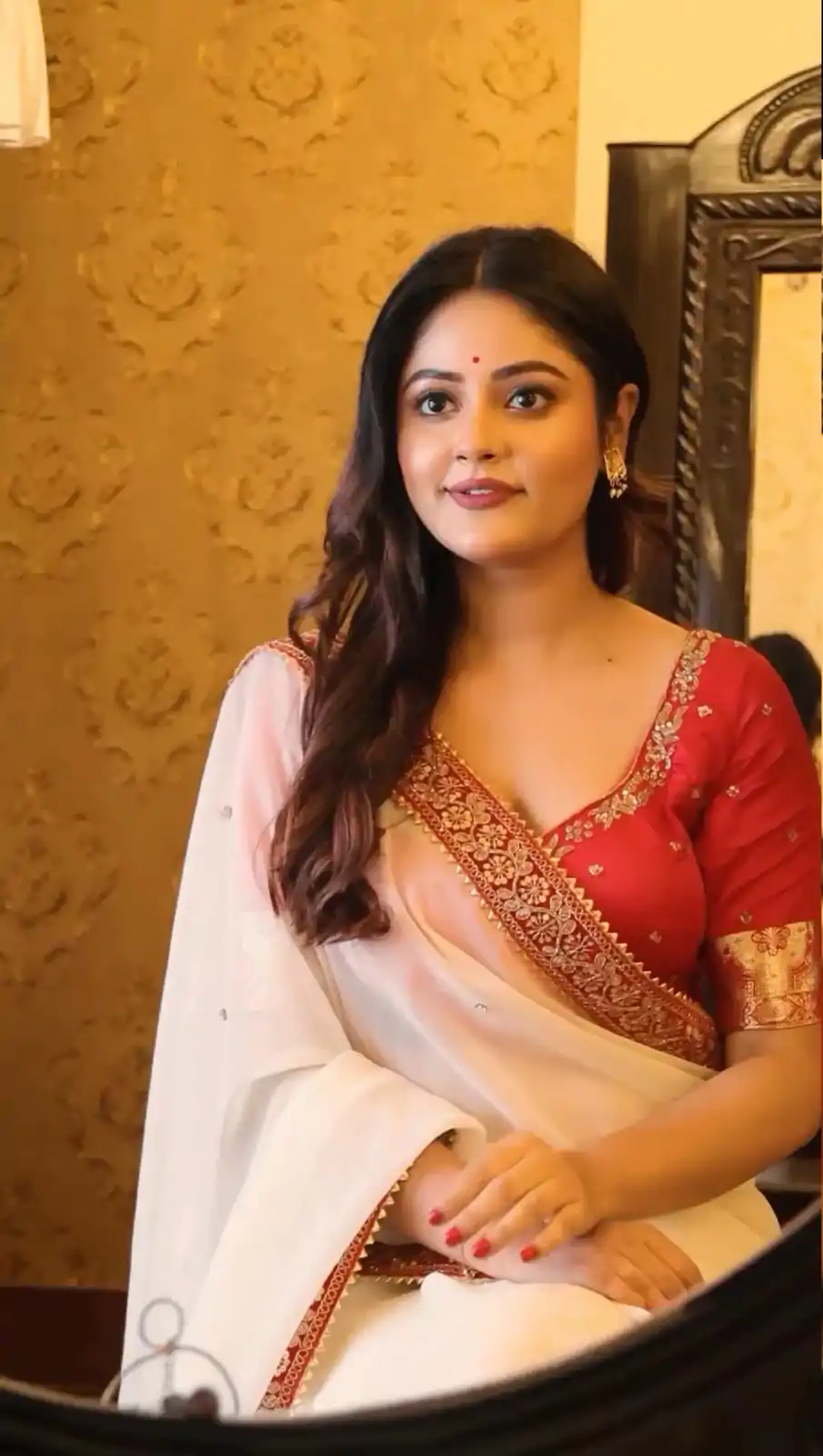 BT 394 White Color Georgette Saree with Zari Work. Wedding, Party, Festive, Events, Grab it for ₹1774. Delivery 4-6 Working Days. Shop now. | Bollywood Sarees, Creative Sarees, Designer Sarees, Embroidered Sarees, Ethnic Saree, Modern Digital sarees, Party Wear Sarees, Sarees