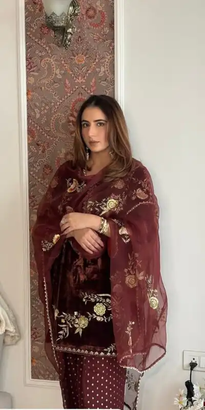 BE 408 Brown Soft Organza Salwar Suit with Lace Work & Embroidery Work. Special Price ₹2049. Delivery 4-6 Working Days. Shop now. | Bollywood Lehenga, Creative Lehenga, Designer Lehenga, Embroidered Lehenga, Lehenga, Party Wear Lehenga