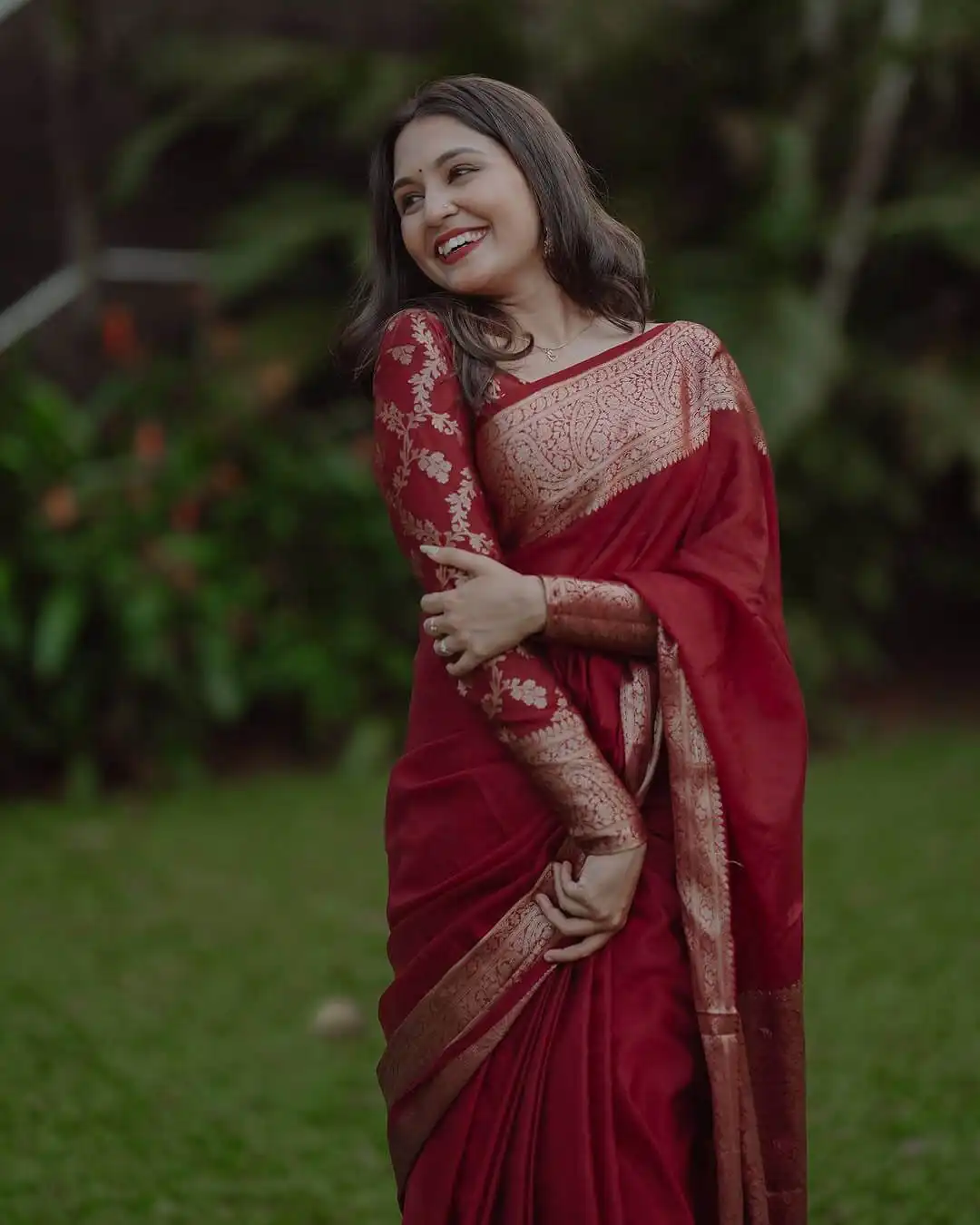 KP 6034 Red Soft Lichi Silk Saree with Lace Border & Lace Work. Exclusive Offer ₹1349. Delivery 4-6 Working Days. Shop now. | Bollywood Sarees, Creative Sarees, Designer Sarees, Embroidered Sarees, Ethnic Saree, Modern Digital sarees, Party Wear Sarees, Sarees