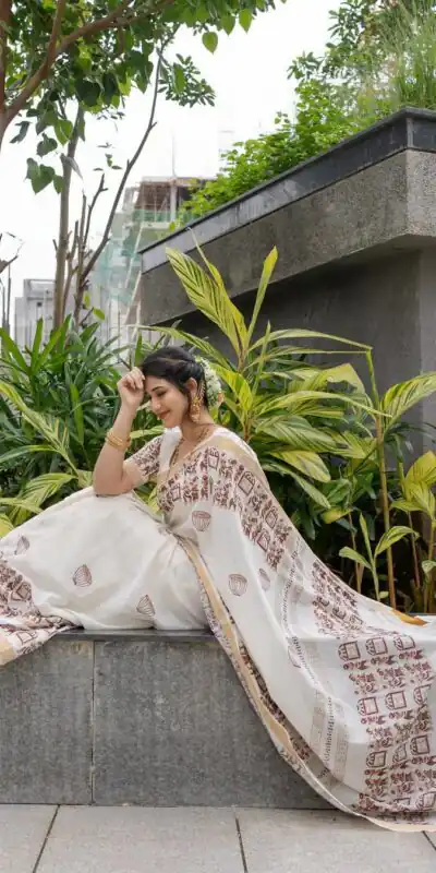 BT 428 White Soft Linen Cotton Saree with Digital Print & Lace Work. Festive Deal ₹1449. Delivery 4-6 Working Days. Shop now. | Bollywood Sarees, Creative Sarees, Designer Sarees, Embroidered Sarees, Ethnic Saree, Modern Digital sarees, Party Wear Sarees, Sarees