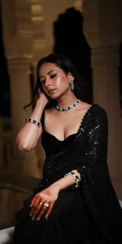 JR 636 Black Color Georgette Saree with Embroidery Work & Lace Work. Special Price ₹1899. Delivery 4-6 Working Days. Shop now. | Bollywood Sarees, Creative Sarees, Designer Sarees, Embroidered Sarees, Ethnic Saree, Modern Digital sarees, Party Wear Sarees, Sarees