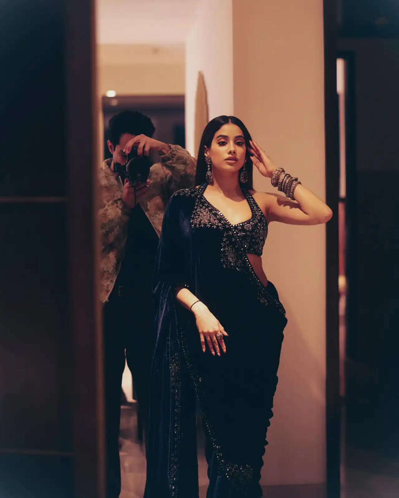 ST 491 Blue Pure 9000 Velvet Saree with Lace Work & Embroidery Work. Affordable Price ₹1999. Delivery 4-6 Working Days. Shop now. | Bollywood Sarees, Creative Sarees, Designer Sarees, Embroidered Sarees, Ethnic Saree, Modern Digital sarees, Party Wear Sarees, Sarees