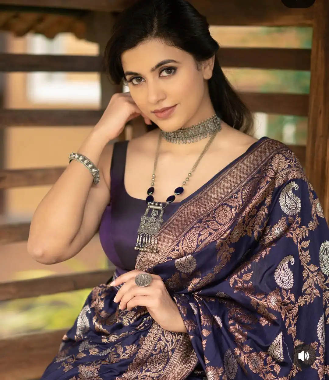 KPR 192 Blue Soft Lichi Silk Saree with Lace Border & Lace Work. Affordable Price ₹1449. Delivery 4-6 Working Days. Shop now. | Bollywood Sarees, Creative Sarees, Designer Sarees, Embroidered Sarees, Ethnic Saree, Modern Digital sarees, Party Wear Sarees, Sarees