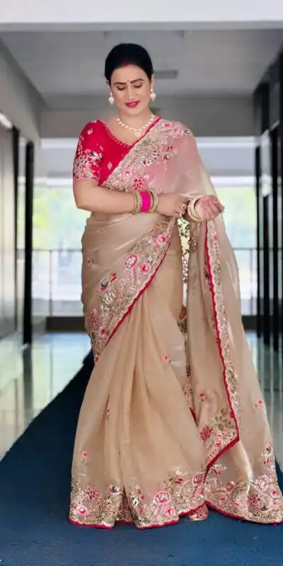 SC 1008 Cream Organza Silk Saree Perfect for Wedding, Party, Eid, Makar Sankranti, Anniversary –. Affordable Price ₹2399. Delivery 4-6 Working Days. | Bollywood Sarees, Creative Sarees, Designer Sarees, Embroidered Sarees, Ethnic Saree, Modern Digital sarees, Party Wear Sarees, Sarees
