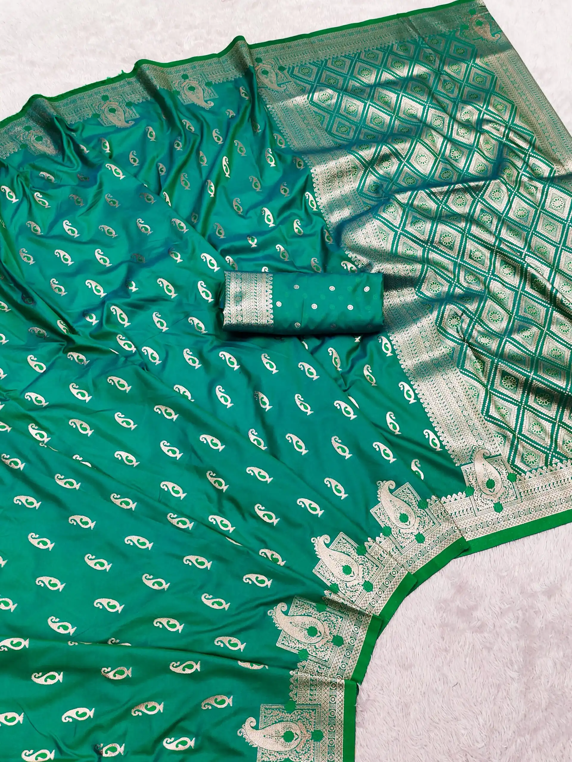 MB 41 Firozi Color Green Banarasi Silk Zari Weaving Saree . Wedding, Party, Festive, Available at ₹1849 only. Delivery 4-6 Working Days. Shop now. | Bollywood Sarees, Creative Sarees, Designer Sarees, Embroidered Sarees, Ethnic Saree, Modern Digital sarees, Party Wear Sarees, Sarees