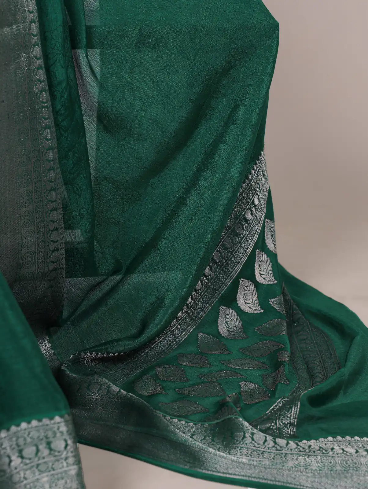 YNF 7916 Green Chinon Saree with Zari Work. Wedding, Party, Festive, Events Festive Deal ₹1699. Delivery 4-6 Working Days. Shop now. | Bollywood Sarees, Creative Sarees, Designer Sarees, Embroidered Sarees, Ethnic Saree, Modern Digital sarees, Party Wear Sarees, Sarees