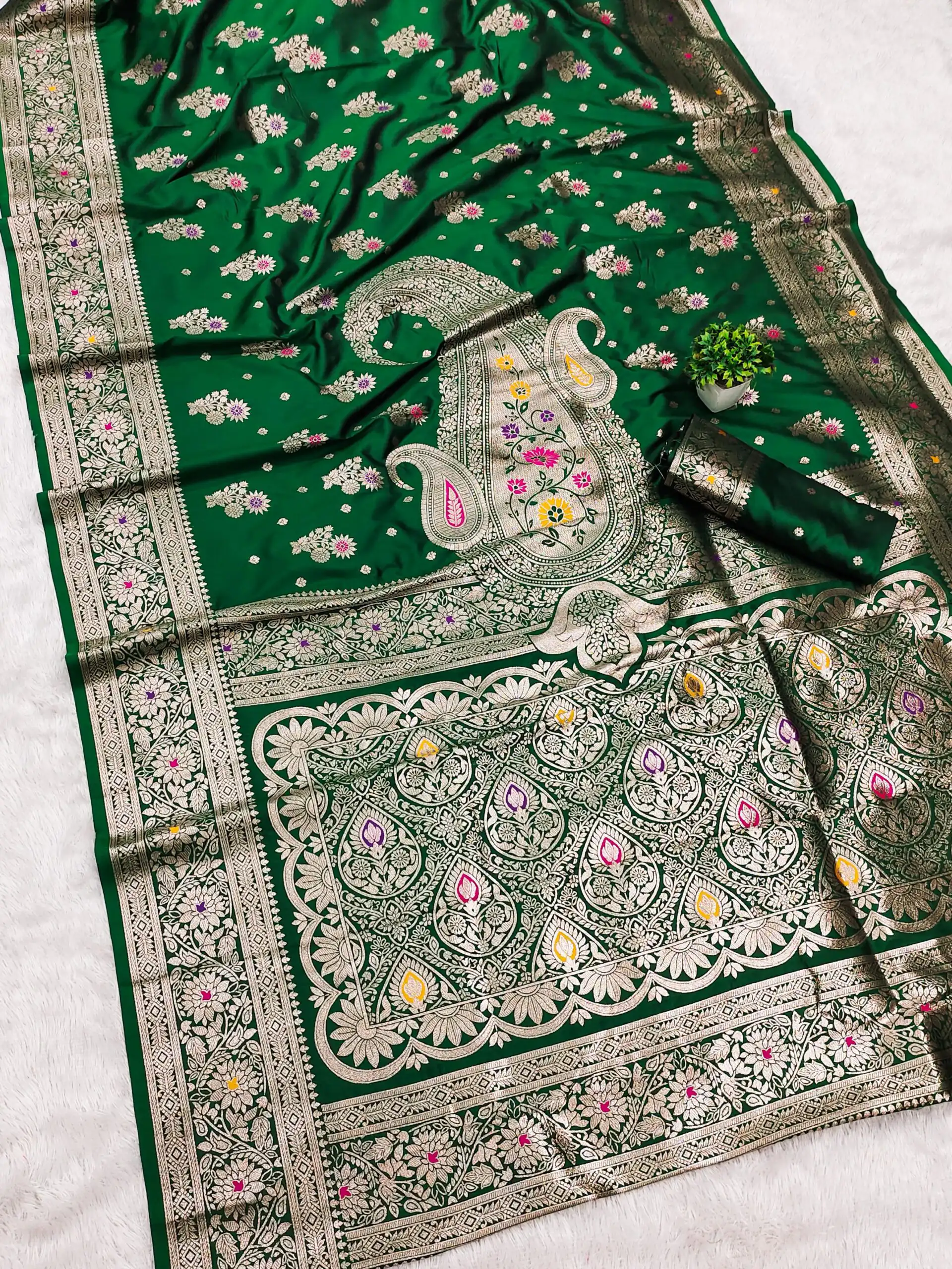 MB 3279 Green Soft Banarasi Silk Saree with Lace Work & Zari Work. Festive Deal ₹1899. Delivery 4-6 Working Days. Shop now. | Bollywood Sarees, Creative Sarees, Designer Sarees, Embroidered Sarees, Ethnic Saree, Modern Digital sarees, Party Wear Sarees, Sarees