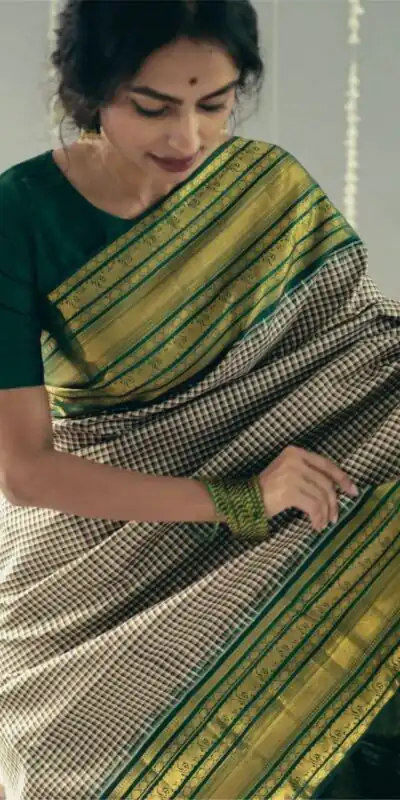 KPR 247 Green Color Soft Lichi Silk Saree with Lace Border & Lace Work. Best Price ₹1499. Delivery 4-6 Working Days. Shop now. | Bollywood Sarees, Creative Sarees, Designer Sarees, Embroidered Sarees, Ethnic Saree, Modern Digital sarees, Party Wear Sarees, Sarees