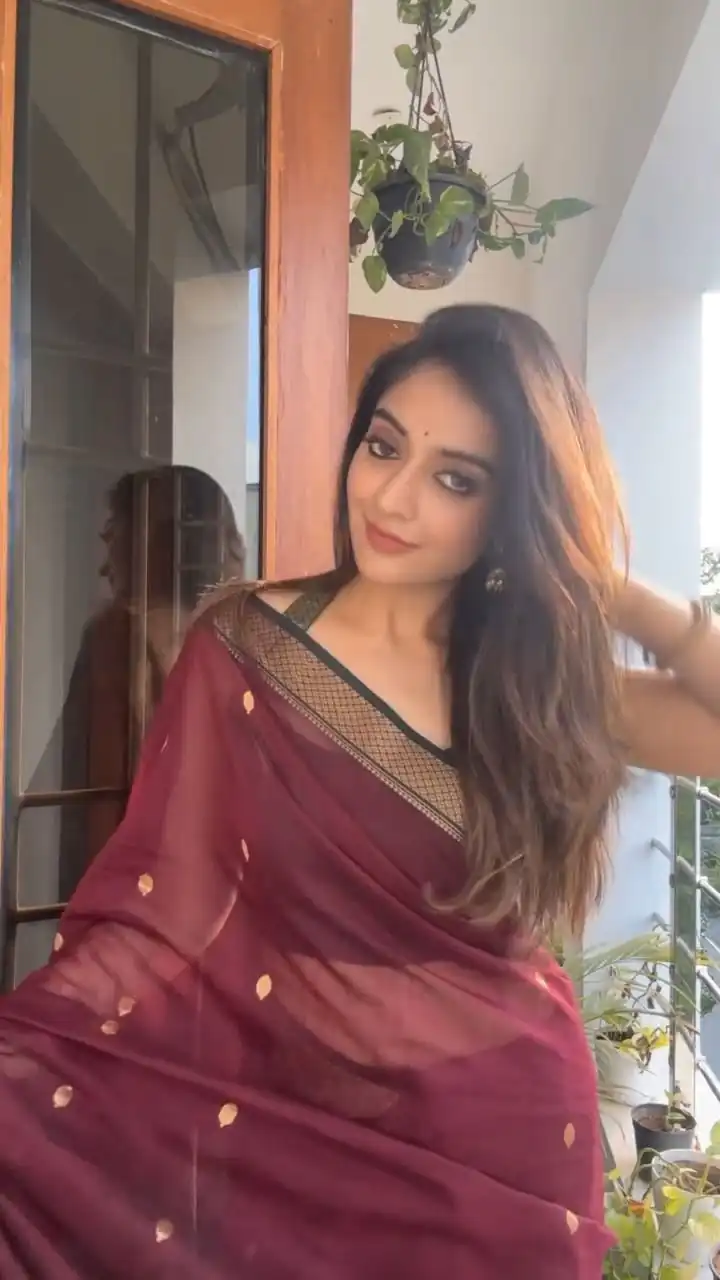 KP 6059 Maroon Soft Lichi Silk Saree with Lace Border & Lace Work. Affordable Price ₹1449. Delivery 4-6 Working Days. Shop now. | Bollywood Sarees, Creative Sarees, Designer Sarees, Embroidered Sarees, Ethnic Saree, Modern Digital sarees, Party Wear Sarees, Sarees