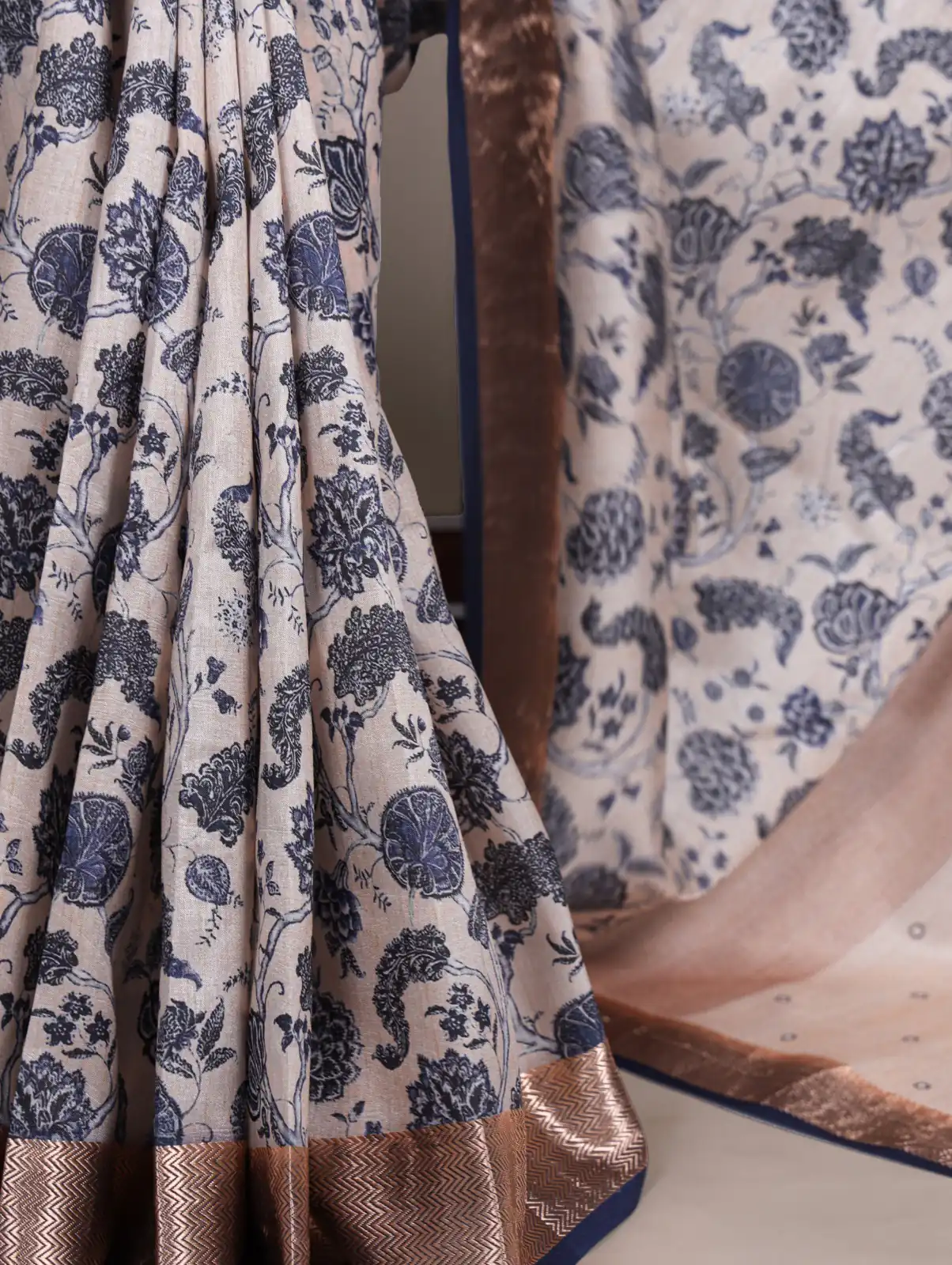 YNF 7055 Off White in Tasar Silk With Viscose Border Lace Work & Lace Border Saree. Exclusive Offer ₹1699. Delivery 4-6 Working Days. Shop now. | Bollywood Sarees, Creative Sarees, Designer Sarees, Embroidered Sarees, Ethnic Saree, Modern Digital sarees, Party Wear Sarees, Sarees