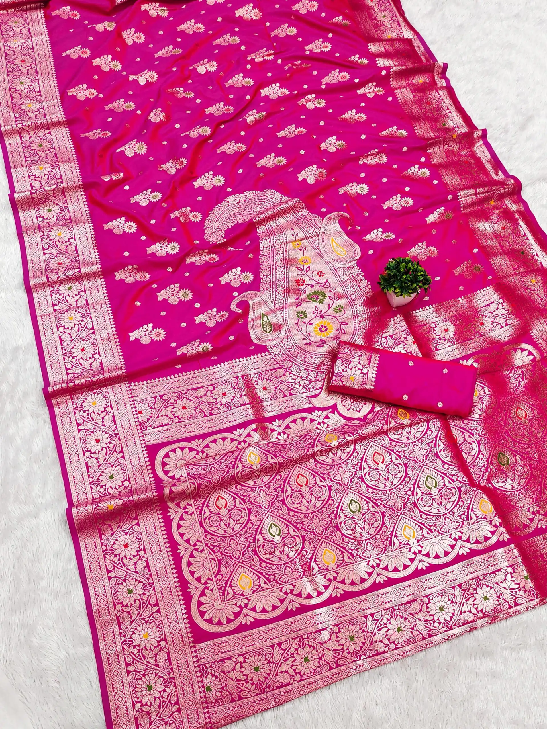 MB 3279 Pink Soft Banarasi Silk Saree with Lace Work & Zari Work. Festive Deal ₹1899. Delivery 4-6 Working Days. Shop now. | Bollywood Sarees, Creative Sarees, Designer Sarees, Embroidered Sarees, Ethnic Saree, Modern Digital sarees, Party Wear Sarees, Sarees