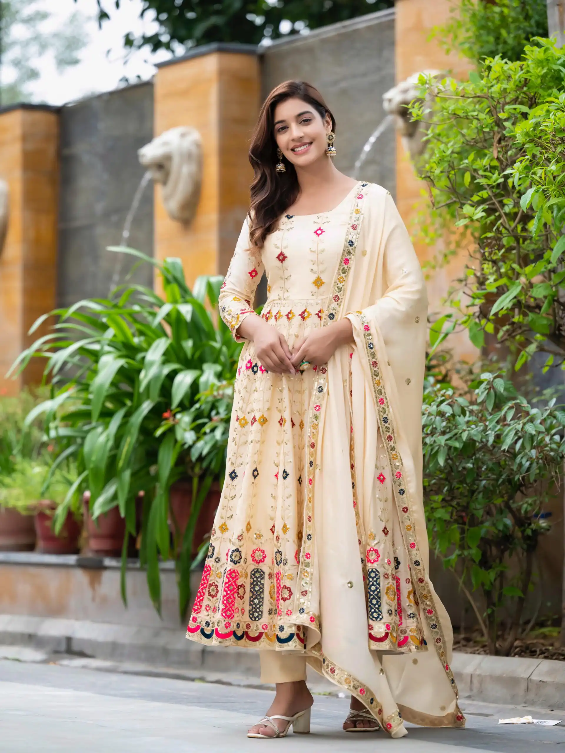 Cream Chinon Silk Cut Work Embroidery Anarkali Suit - Image 3