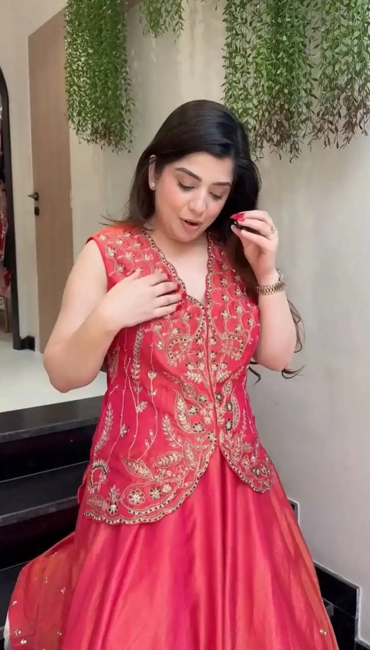 Pink Simar Embroidery Work Lehenga Choli - Image 5