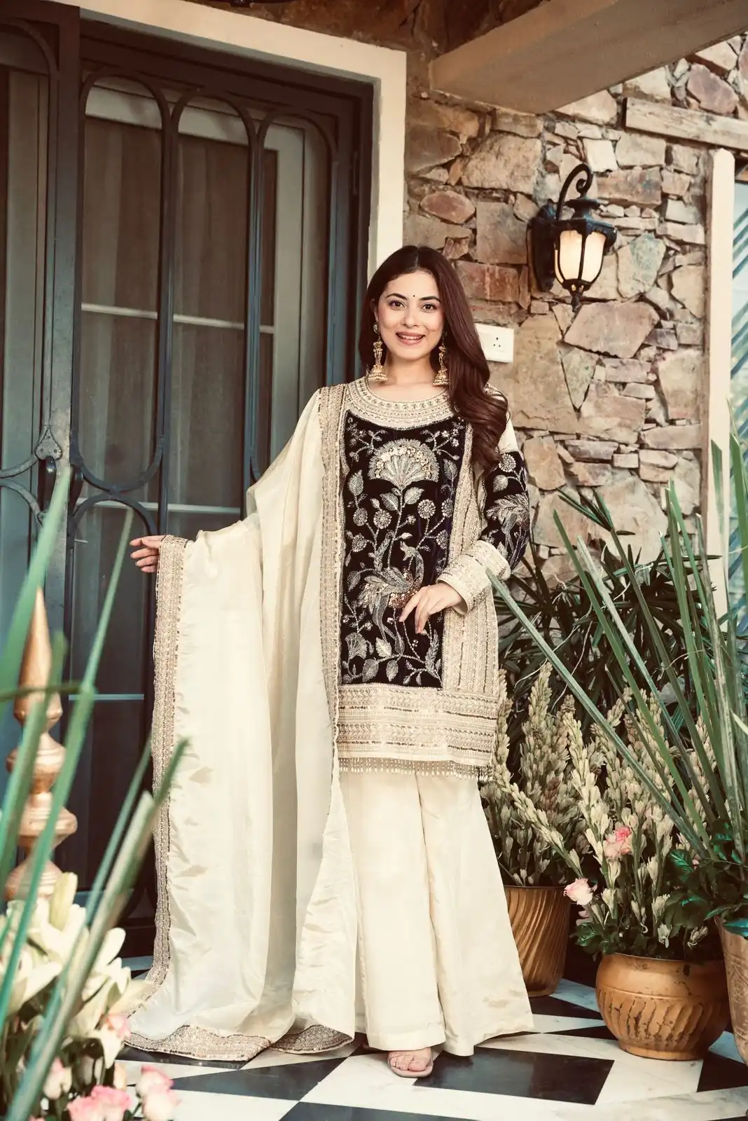AD 221 Coffee in Glass Organza Silk. Lace Work & Embroidery Work Salwar Suit Affordable Price ₹2599. Delivery 4-6 Working Days. Shop now. | Jump Suits, Straight Suits, Casual Suits, Creative suits, Designer Suits, Palazzo Suits, Party Wear Suits, Patiala Suits, Salwar suit