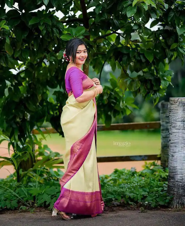 KPR 149 Cream in Soft Lichi Silk Lace Work & Lace Border Saree. Affordable Price ₹1449. Delivery 4-6 Working Days. Shop now. | Bollywood Sarees, Creative Sarees, Designer Sarees, Embroidered Sarees, Ethnic Saree, Modern Digital sarees, Party Wear Sarees, Sarees