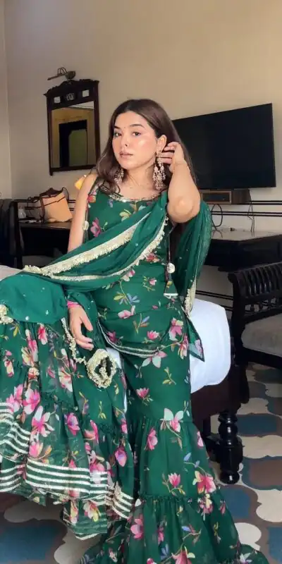 KD 1562 Green Faux Georgette Salwar Suit Perfect for Wedding, Party, Ethnic Day, Traditional Day, Family Gatherings – . Exclusive Offer ₹2099. Deliver | Jump Suits, Straight Suits, Casual Suits, Creative suits, Designer Suits, Palazzo Suits, Party Wear Suits, Patiala Suits, Salwar suit