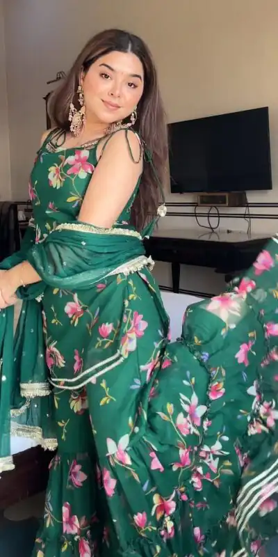 KD 1562 Green Faux Georgette Salwar Suit Perfect for Wedding, Party, Ethnic Day, Traditional Day, Family Gatherings – . Exclusive Offer ₹2099. Deliver | Jump Suits, Straight Suits, Casual Suits, Creative suits, Designer Suits, Palazzo Suits, Party Wear Suits, Patiala Suits, Salwar suit