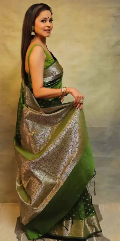 KPR 218 Green in Soft Lichi Silk Lace Border & Lace Work Saree . Exclusive Offer ₹1349. Delivery 4-6 Working Days. Shop now. | Bollywood Sarees, Creative Sarees, Designer Sarees, Embroidered Sarees, Ethnic Saree, Modern Digital sarees, Party Wear Sarees, Sarees