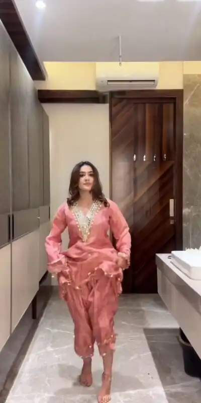 LG 2067 Peach Coss Moss Salwar Suit with Embroidery Work & Mirror Work. Affordable Price ₹2099. Delivery 4-6 Working Days. Shop now. | Jump Suits, Straight Suits, Casual Suits, Creative suits, Designer Suits, Palazzo Suits, Party Wear Suits, Patiala Suits, Salwar suit