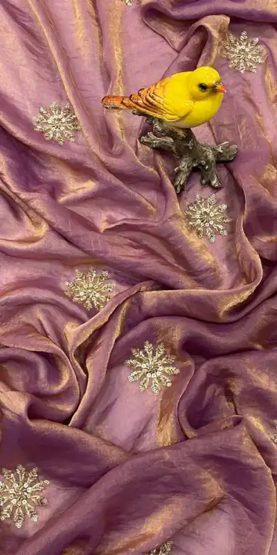 BT 3142 Purple Fandy Satin Silk Saree Perfect for Wedding, Party, Karwa Chauth, Reception, Pooja – . Festive Deal ₹1999. Delivery 4-6 Working Days. | Bollywood Sarees, Creative Sarees, Designer Sarees, Embroidered Sarees, Ethnic Saree, Modern Digital sarees, Party Wear Sarees, Sarees