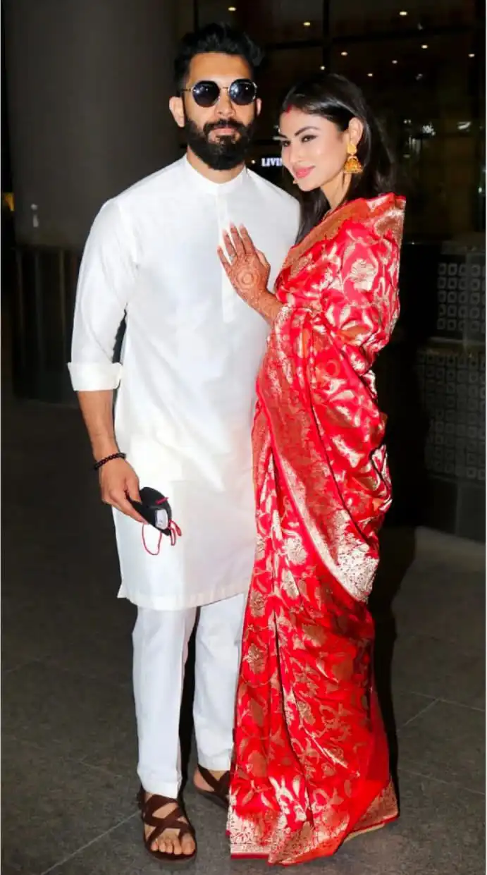 KPR 115 Red Color Soft Lichi Silk Saree with Lace Border & Lace Work. Best Price ₹1399. Delivery 4-6 Working Days. Shop now. | Bollywood Sarees, Creative Sarees, Designer Sarees, Embroidered Sarees, Ethnic Saree, Modern Digital sarees, Party Wear Sarees, Sarees