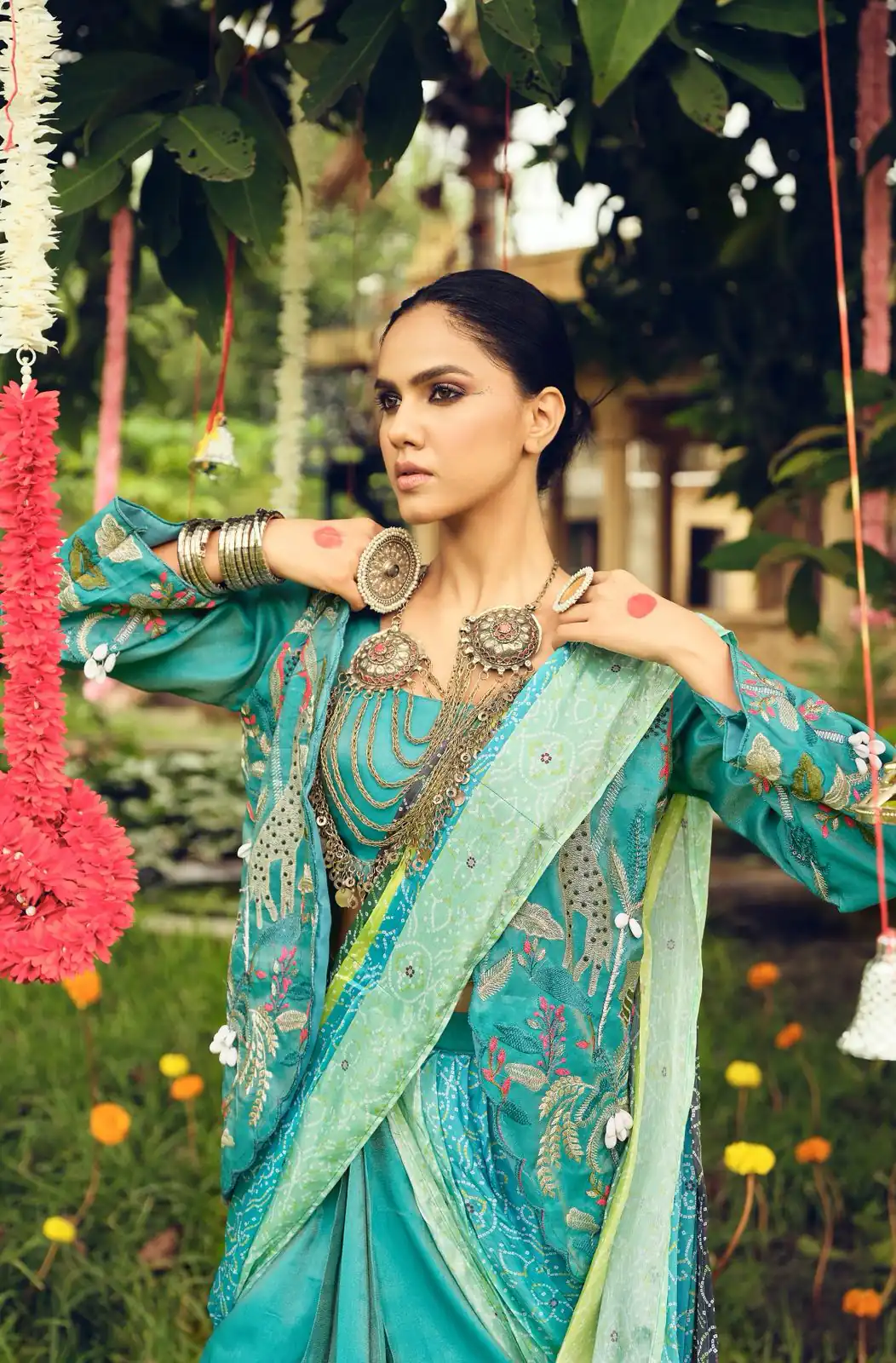 Pretty Blue Shimmer Embroidery Cowrie Work Saree - Image 4