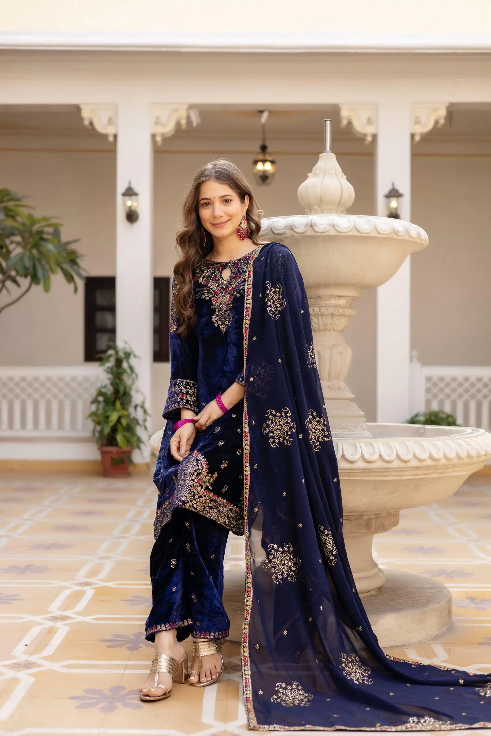 Navy Blue 9000 Velvet Embroider Lace Work Salwar Suit - Image 3