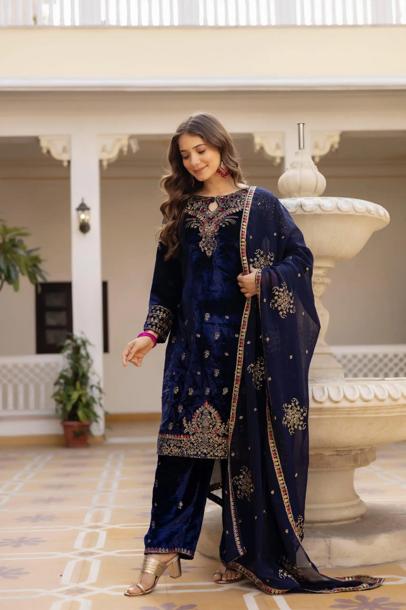 Navy Blue 9000 Velvet Embroider Lace Work Salwar Suit - Image 4