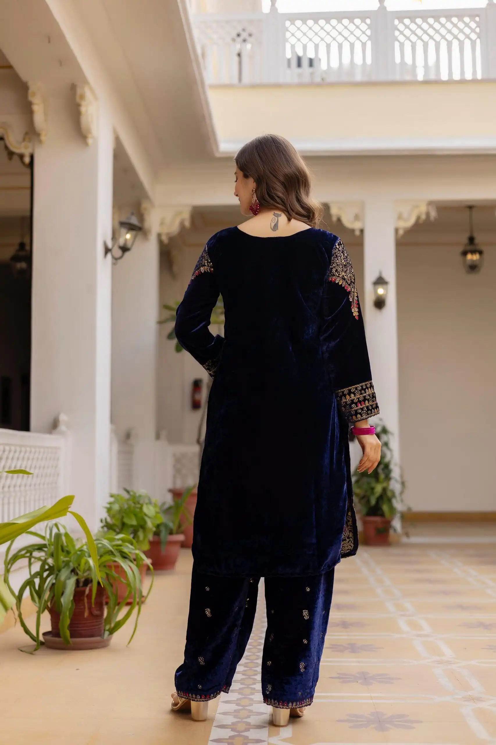 Navy Blue 9000 Velvet Embroider Lace Work Salwar Suit - Image 6