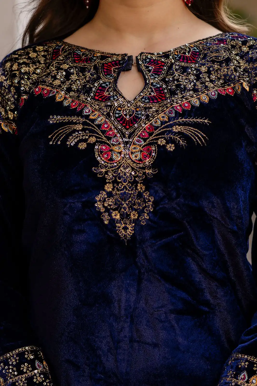 Navy Blue 9000 Velvet Embroider Lace Work Salwar Suit - Image 11