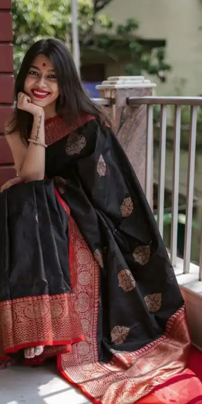 KPR 282 Black Soft Lichi Silk Saree Perfect for Wedding, Party, Reception, Diwali, Ethnic Day – . Affordable Price ₹1449. Delivery 4-6 Working Days. | Bollywood Sarees, Creative Sarees, Designer Sarees, Embroidered Sarees, Ethnic Saree, Modern Digital sarees, Party Wear Sarees, Sarees