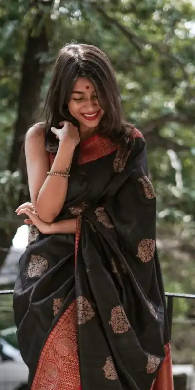 KPR 282 Black Soft Lichi Silk Saree Perfect for Wedding, Party, Reception, Diwali, Ethnic Day – . Affordable Price ₹1449. Delivery 4-6 Working Days. | Bollywood Sarees, Creative Sarees, Designer Sarees, Embroidered Sarees, Ethnic Saree, Modern Digital sarees, Party Wear Sarees, Sarees