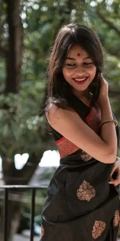 KPR 282 Black Soft Lichi Silk Saree Perfect for Wedding, Party, Reception, Diwali, Ethnic Day – . Affordable Price ₹1449. Delivery 4-6 Working Days. | Bollywood Sarees, Creative Sarees, Designer Sarees, Embroidered Sarees, Ethnic Saree, Modern Digital sarees, Party Wear Sarees, Sarees