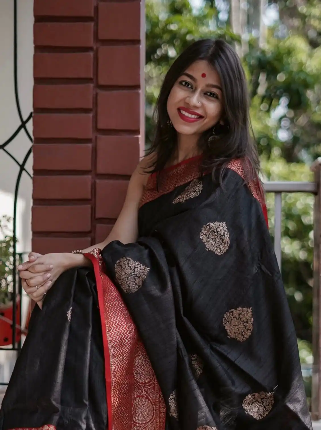 KPR 282 Black Soft Lichi Silk Saree Perfect for Wedding, Party, Reception, Diwali, Ethnic Day – . Affordable Price ₹1449. Delivery 4-6 Working Days. | Bollywood Sarees, Creative Sarees, Designer Sarees, Embroidered Sarees, Ethnic Saree, Modern Digital sarees, Party Wear Sarees, Sarees