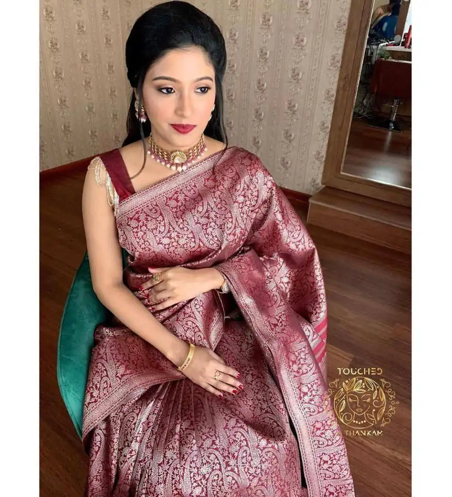 KPR 125 Wine Soft Lichi Silk Saree Perfect for Wedding, Party, Reception, Diwali, Ethnic Day – . Affordable Price ₹1299. Delivery 4-6 Working Days. | Bollywood Sarees, Creative Sarees, Designer Sarees, Embroidered Sarees, Ethnic Saree, Modern Digital sarees, Party Wear Sarees, Sarees