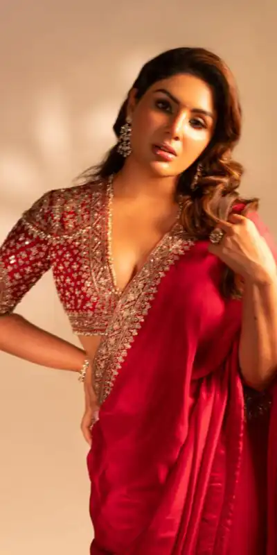 NC 5514 Red Soft Rangoli Silk Saree with Embroidery Work & Lace Work. Special Price ₹1949. Delivery 4-6 Working Days. Shop now. | Bollywood Sarees, Creative Sarees, Designer Sarees, Embroidered Sarees, Ethnic Saree, Modern Digital sarees, Party Wear Sarees, Sarees