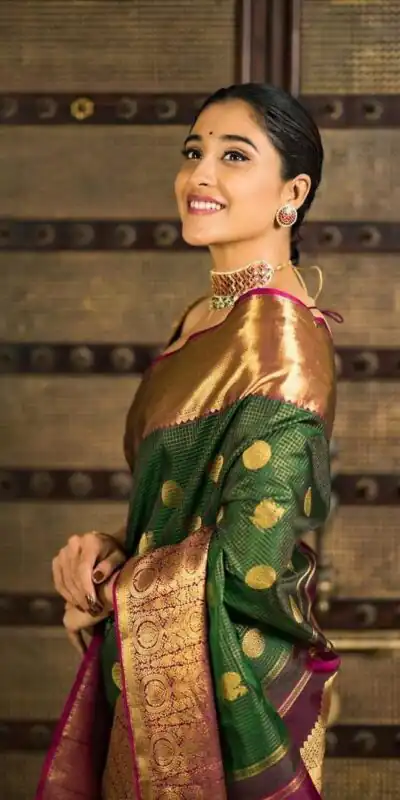 KPR 030 Green Color Soft Lichi Silk Saree with Lace Border & Lace Work. Best Price ₹1499. Delivery 4-6 Working Days. Shop now. | Bollywood Sarees, Creative Sarees, Designer Sarees, Embroidered Sarees, Ethnic Saree, Modern Digital sarees, Party Wear Sarees, Sarees