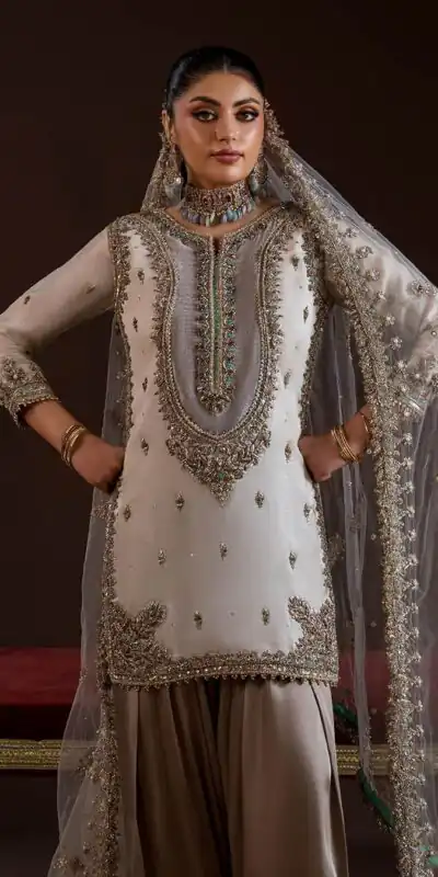 LG 2068 Off White Crape Silk Salwar Suit Perfect for Wedding, Party, Onam, Reception, Housewarming – . Grab it for ₹1999. Delivery 4-6 Working Day | Jump Suits, Straight Suits, Casual Suits, Creative suits, Designer Suits, Palazzo Suits, Party Wear Suits, Patiala Suits, Salwar suit