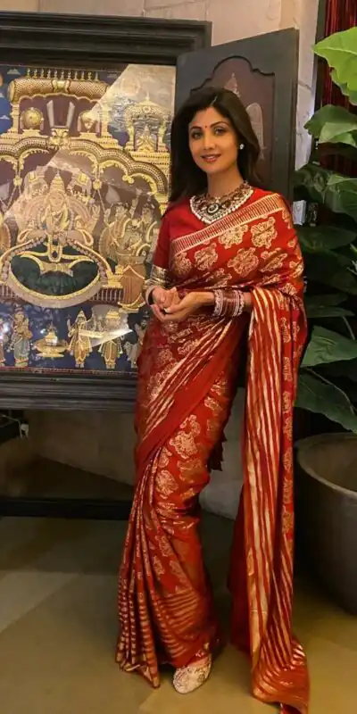 KT 148 Red Color Dolla Silk Foil Printed Saree Designer Work. Online Best Price ₹1474. Delivery 4-6 Working Days. Shop now. | Bollywood Sarees, Creative Sarees, Designer Sarees, Embroidered Sarees, Ethnic Saree, Modern Digital sarees, Party Wear Sarees, Sarees