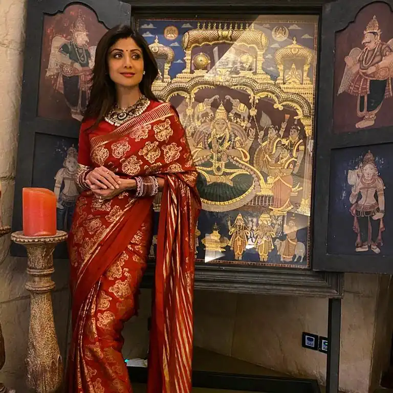 KT 148 Red Color Dolla Silk Foil Printed Saree Designer Work. Online Best Price ₹1474. Delivery 4-6 Working Days. Shop now. | Bollywood Sarees, Creative Sarees, Designer Sarees, Embroidered Sarees, Ethnic Saree, Modern Digital sarees, Party Wear Sarees, Sarees