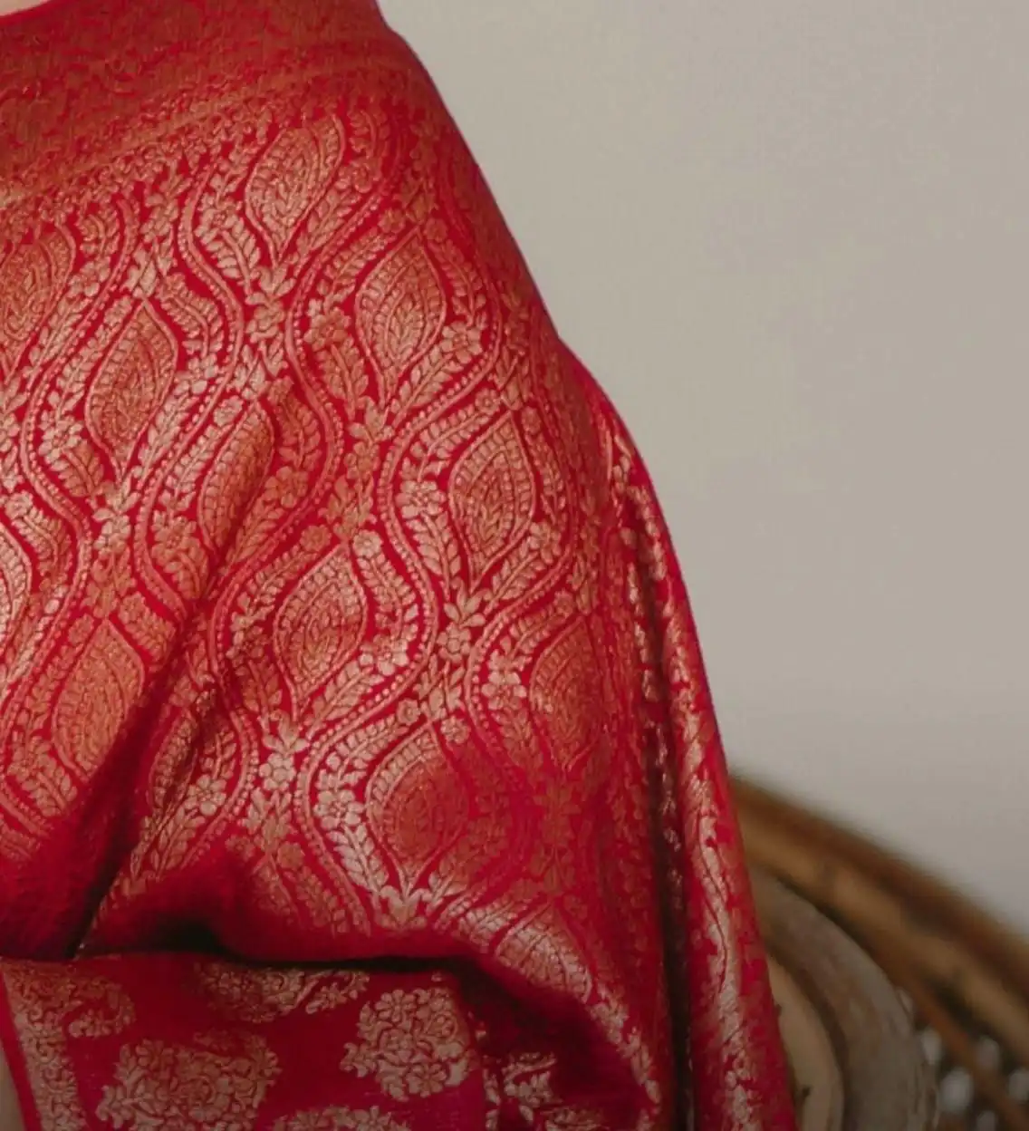 KP 4063 Red Soft Lichi Silk Saree with Lace Work & Lace Border. Affordable Price ₹1349. Delivery 4-6 Working Days. Shop now. | Bollywood Sarees, Creative Sarees, Designer Sarees, Embroidered Sarees, Ethnic Saree, Modern Digital sarees, Party Wear Sarees, Sarees