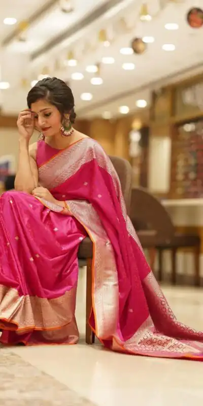 ES 8264 Red Color Soft Lichi Silk Saree with Lace Border & Lace Work. Best Price ₹1349. Delivery 4-6 Working Days. Shop now. | Bollywood Sarees, Creative Sarees, Designer Sarees, Embroidered Sarees, Ethnic Saree, Modern Digital sarees, Party Wear Sarees, Sarees