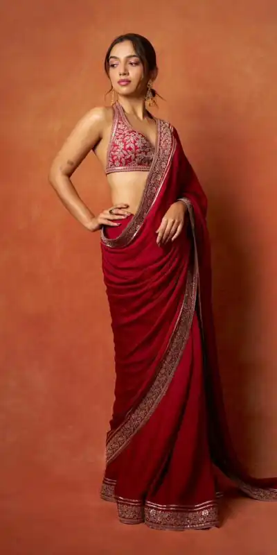 SC 1014 Red Soft Rangoli Silk Saree with Embroidery Work & Lace Work. Special Price ₹1949. Delivery 4-6 Working Days. Shop now. | Bollywood Sarees, Creative Sarees, Designer Sarees, Embroidered Sarees, Ethnic Saree, Modern Digital sarees, Party Wear Sarees, Sarees