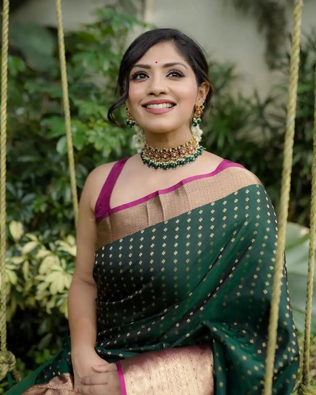 Pretty Green Soft Lichi Silk Jacquard Work Saree - Image 2