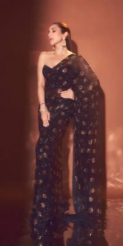 DF 3487 Black Faux Georgette Round Box Embroidery Work Saree . Perfect for Wedding, Party, Onam, Family ,Festive Deal ₹2049. Delivery 4-6 Working Days | Bollywood Sarees, Creative Sarees, Designer Sarees, Embroidered Sarees, Ethnic Saree, Modern Digital sarees, Party Wear Sarees, Sarees