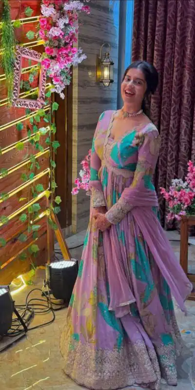 Perfect for Wedding, Party, Durga Puja, Diwali, Anniversary – ZB 5054 Pink Pink Fox Georgette Gown. Now at just ₹2149. Delivery 4-6 Working Days. Shop now. | Bollywood Gowns, Creative Gowns, Designer Gowns, Embroidered Gowns, Gowns, Party Wear Gowns